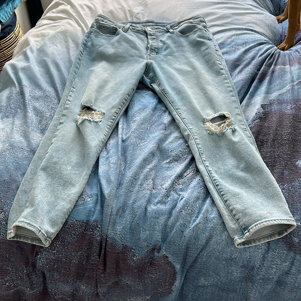 Old Navy extra stretch, high-rise OG straight jeans size 14 knee-rips